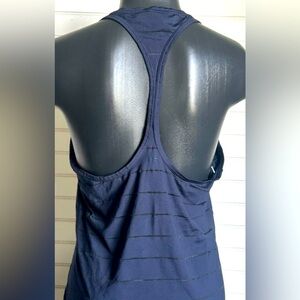 ATHLETA Max Out women’s size medium navy tank